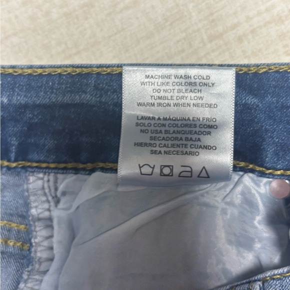 Women’s La Bonita skinny distressed jeans. Size 0 - Picture 6 of 6